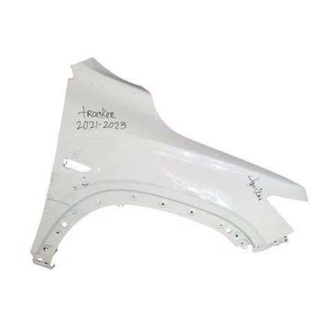 Tapabarro derecho chevrolet tracker 2021 2023