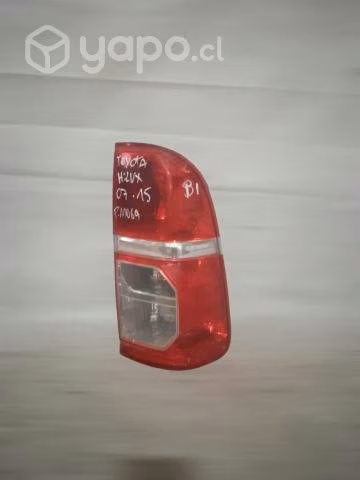 Foco trasero RH Toyota Hilux 2012 2015
