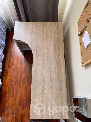 Escritorio usado con silla incluida
