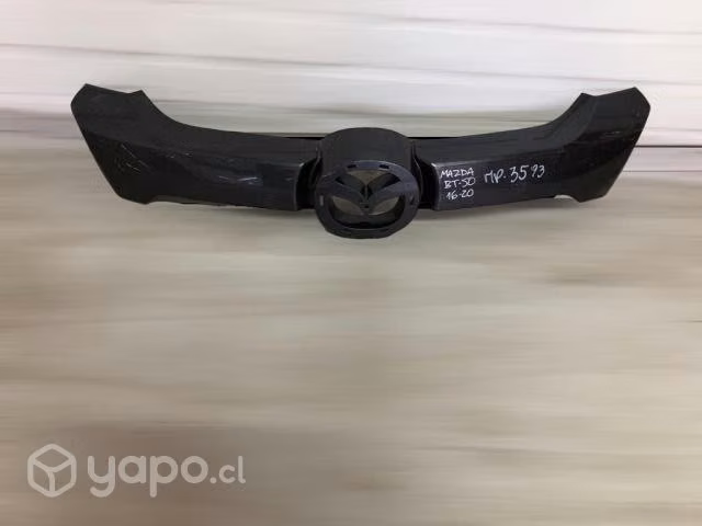 Bisel de mascara mazda bt