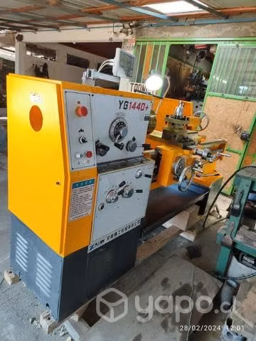 Torno mecánico 220 volt, nuevo 1.000 mm.