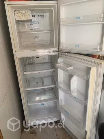 Refrigerador Daewoo 248 litros - Imagen 2