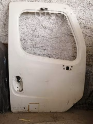 Puerta esqueleta lado derecho Freightliner M2 300