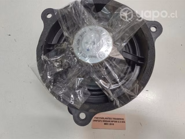 Par Parlantes Traseros (NNF221) Nissan Np300 2.3