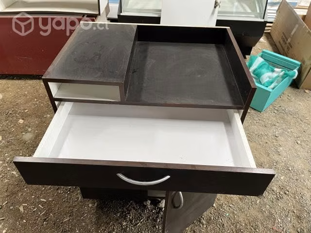 Mueble de madera color café oscuro - Imagen 3