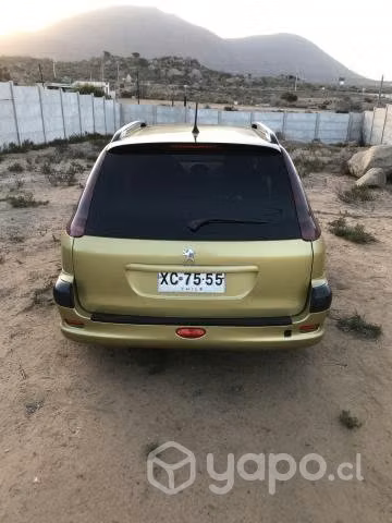 Peugeot 2004 - Imagen 4