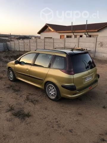 Peugeot 2004 - Imagen 3