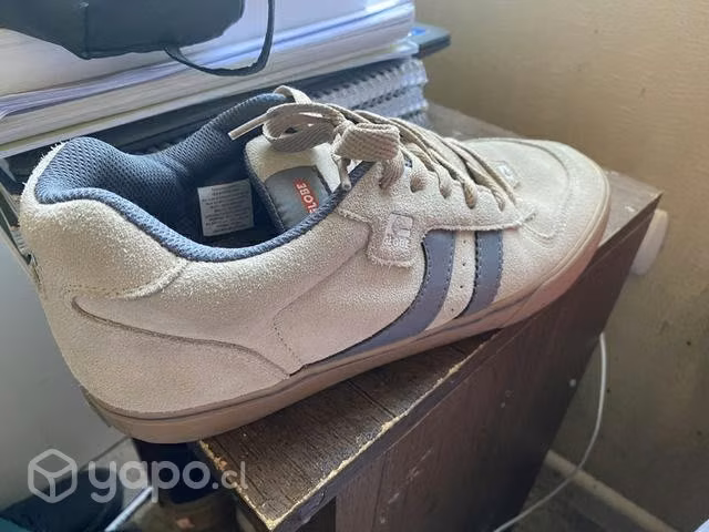 Zapatillas globe nuevas - Imagen 2