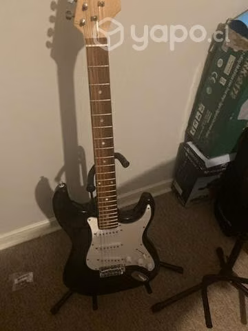 Epic Stratocaster + Amplificador y Funda