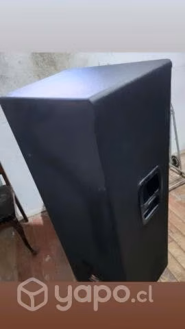 Un parlant Jbl mrx525 + amplificador crown Xli3500