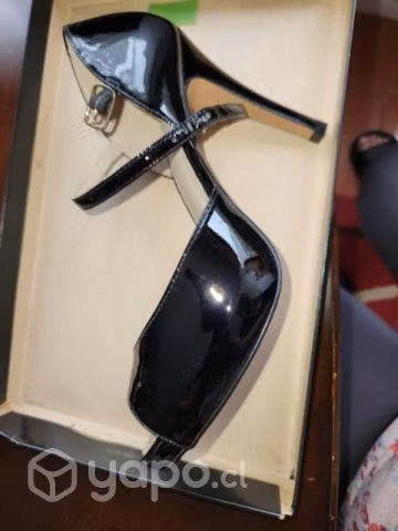 Tacones de charol - Imagen 3