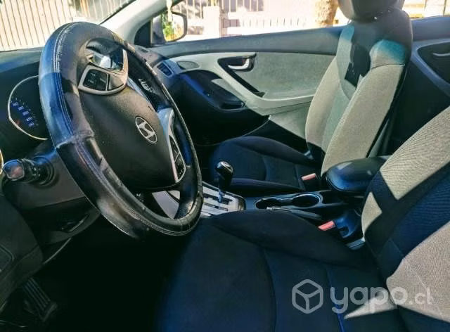 Hyundai Elantra 2012, automático, 1.8 - Imagen 3