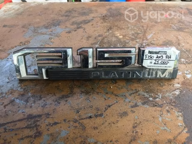 Logo tapabarro derecho Ford F150 platinum 2019