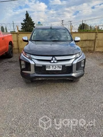 Mitsubishi l200 2021