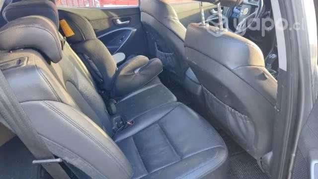 Vendo santa fe 4x4 2013 - Imagen 7