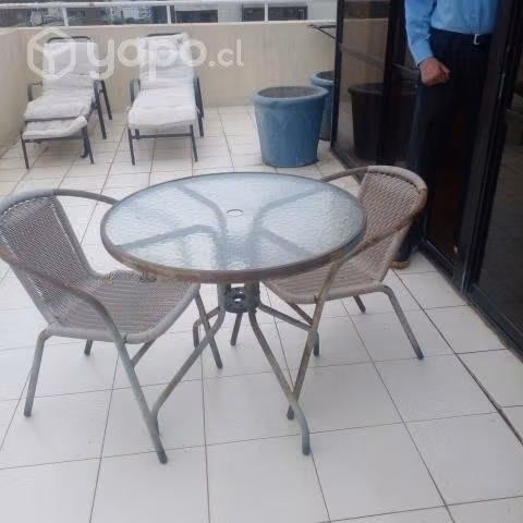 Mesa redonda vidrio con 2 sillas