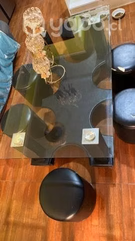 Vendo mesa de centro con 6 puff