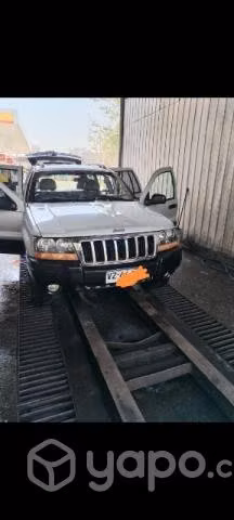 Vendo la joyita Jeep Grand Cheroke 2004