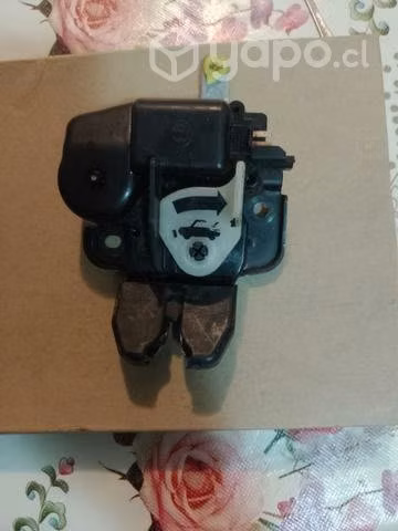Chapa maleta Nissan tida