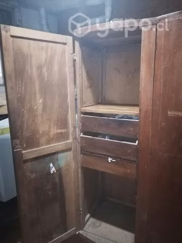 Ropero antiguo