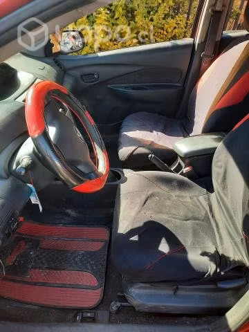 Toyota yaris 2011 sedan