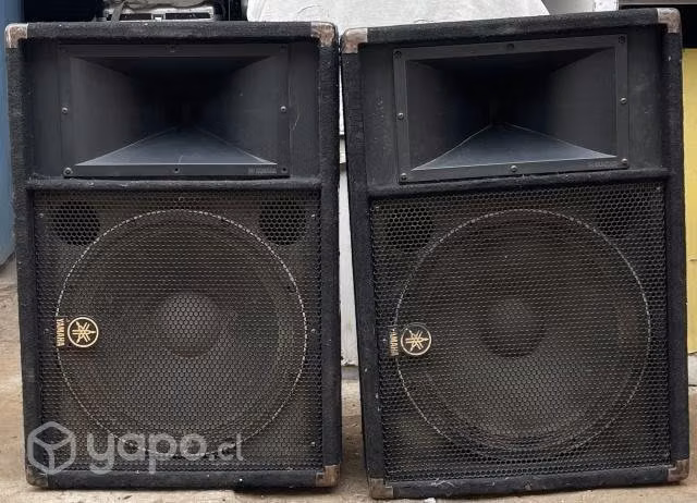 Parlantes yamaha club iv