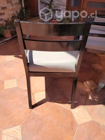 Sillas tipo sitial valor 35000 CADA UNA
