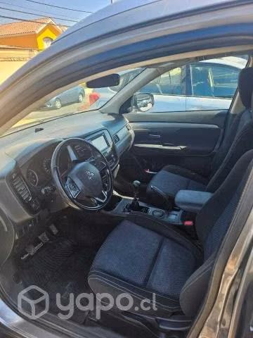 Mitsubishi outlander 2017