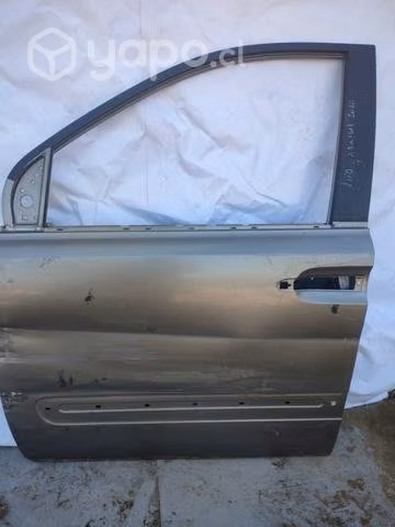 Puerta delantera Kia Carnival 2010