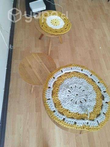 3 mesitas de madera usadas - Imagen 2