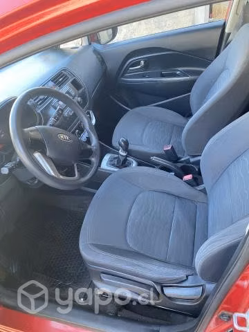 Automovil Kia excelente estado - Imagen 16