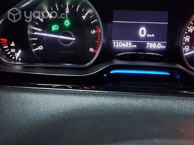 Vendo auto Peugeot 208 año 2013