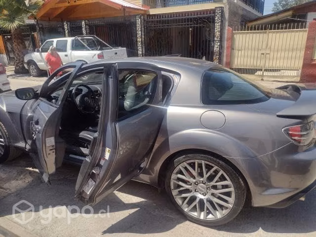 Auto modelo deportivo mazda