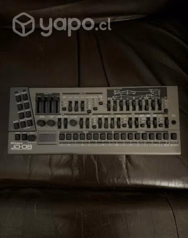 Sintetizador Roland JD-08