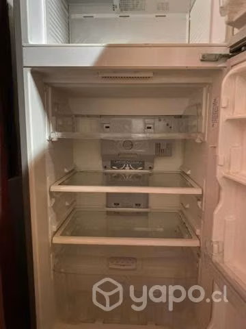 Refrigerador Fensa muy bueno.