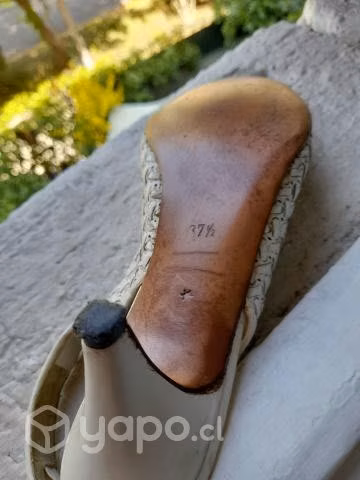 Zapato tipo sandal blanco marca pollini - Imagen 2