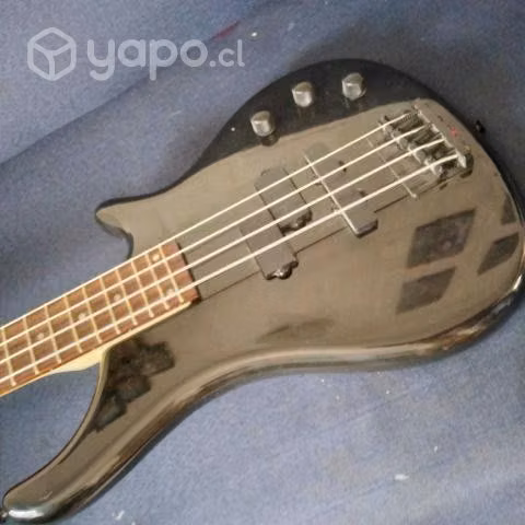 Bajo Mercury de 4 cuerdas