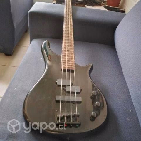 Bajo Mercury de 4 cuerdas