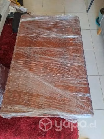 Mesa de centro y arribo de madera