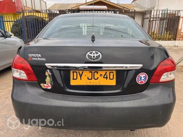 Colectivo toyota yaris 2012 - auto + patente