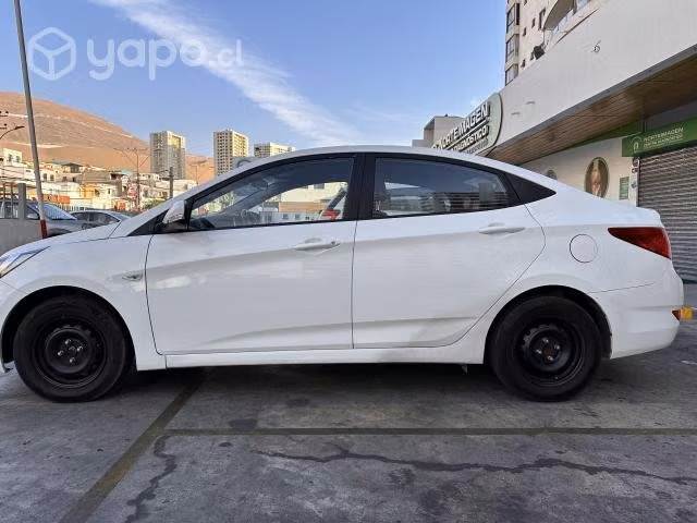 HYUNDAI ACCENT - Imagen 4