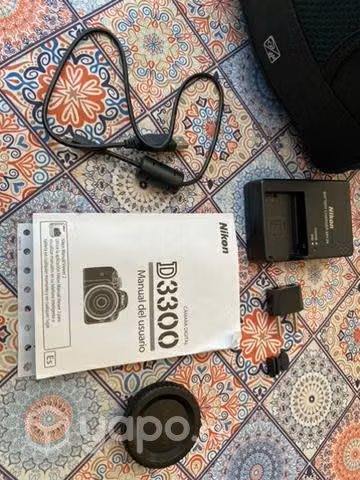 Máquina fotográfica digital marca Nikon D3300