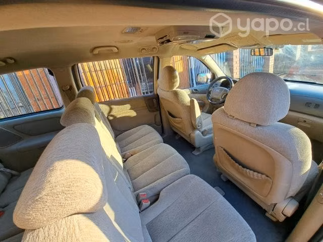 Kia grand carnival