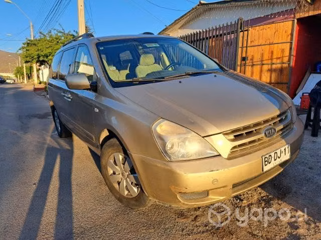 Kia grand carnival
