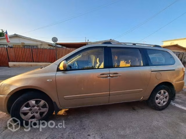 Kia grand carnival