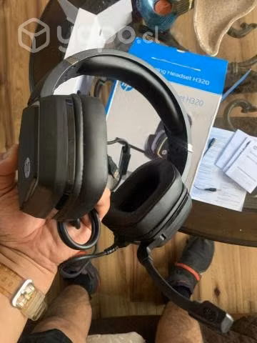 Audífonos gamer HP con cable y luz led sin uso