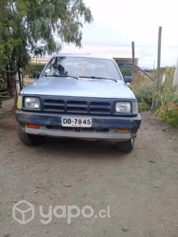 Camioneta Mazda doble cabina año 91 papeles al día