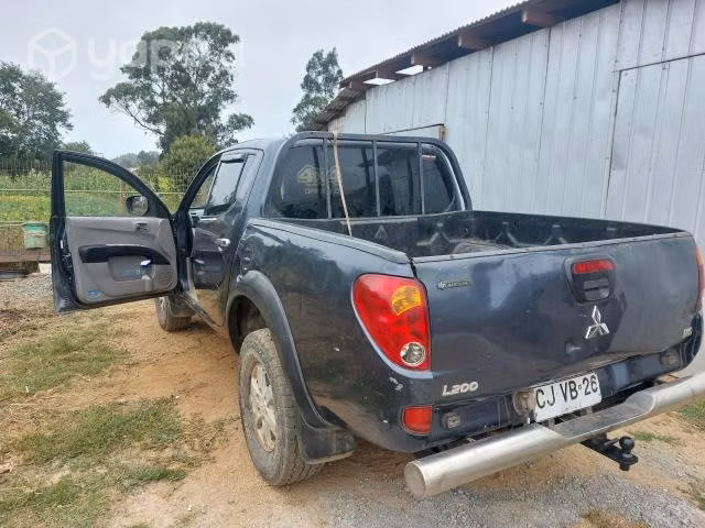 Vendo camioneta mitsubichi 2010 4x4