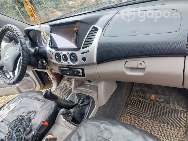 Vendo camioneta mitsubichi 2010 4x4