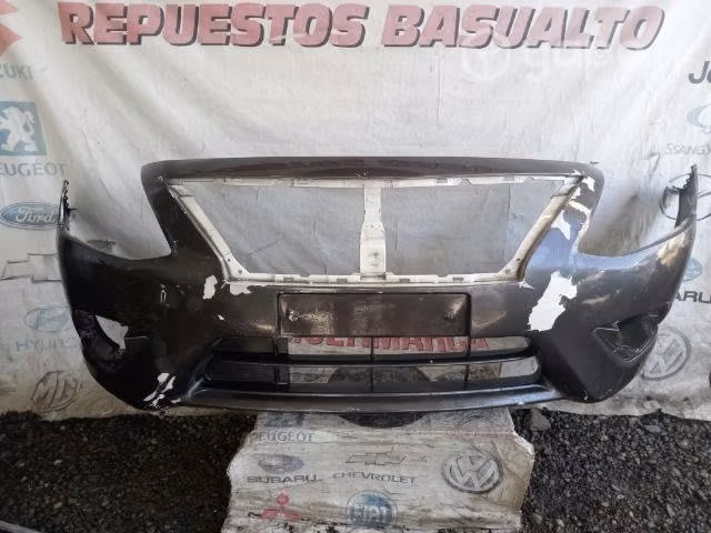 Parachoque nissan versa 15-20 original